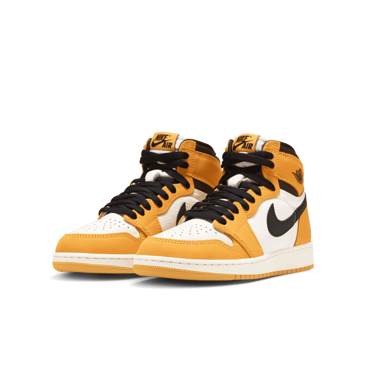 Air Jordan 1 Retro High OG Yellow Ochre (GS) Angle 2