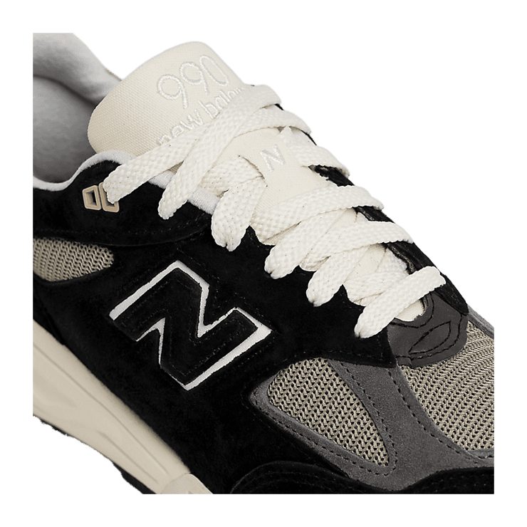 New Balance 990v2 MADE in USA Teddy Santis Black Angle 4
