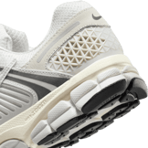 Nike Zoom Vomero 5 Platinum Tint Angle 5