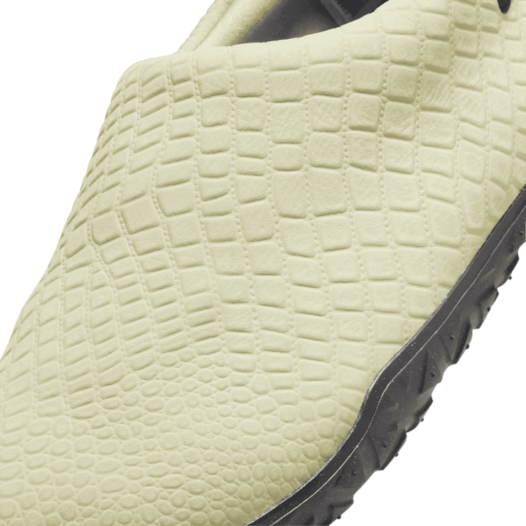 Nike ACG Moc Premium Olive Aura Angle 4