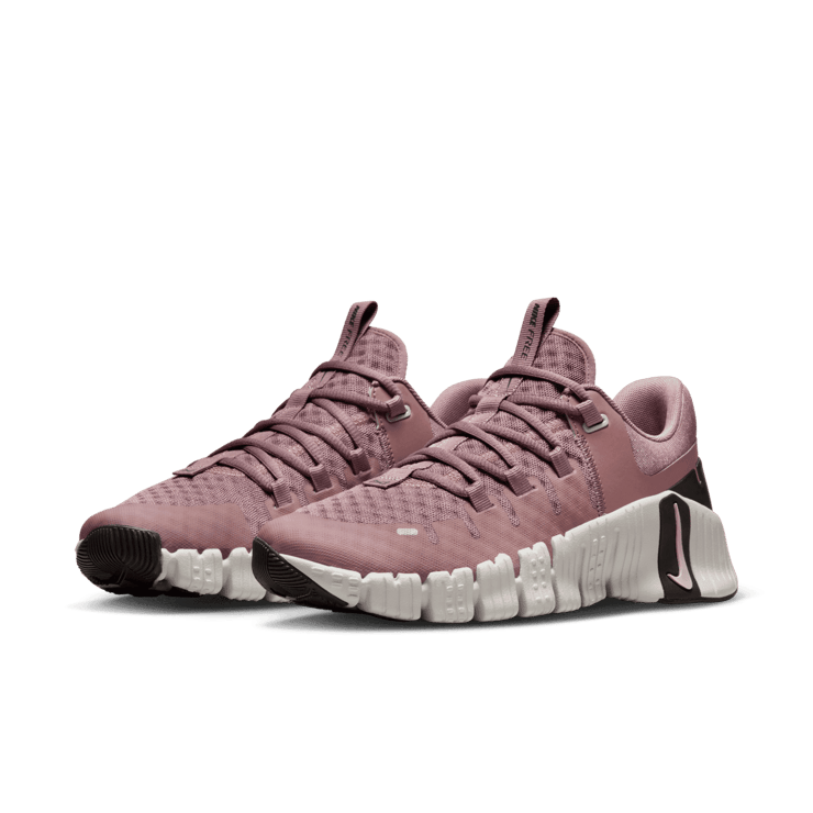Nike Free Metcon 5 'Smokey Mauve' (W) Angle 3