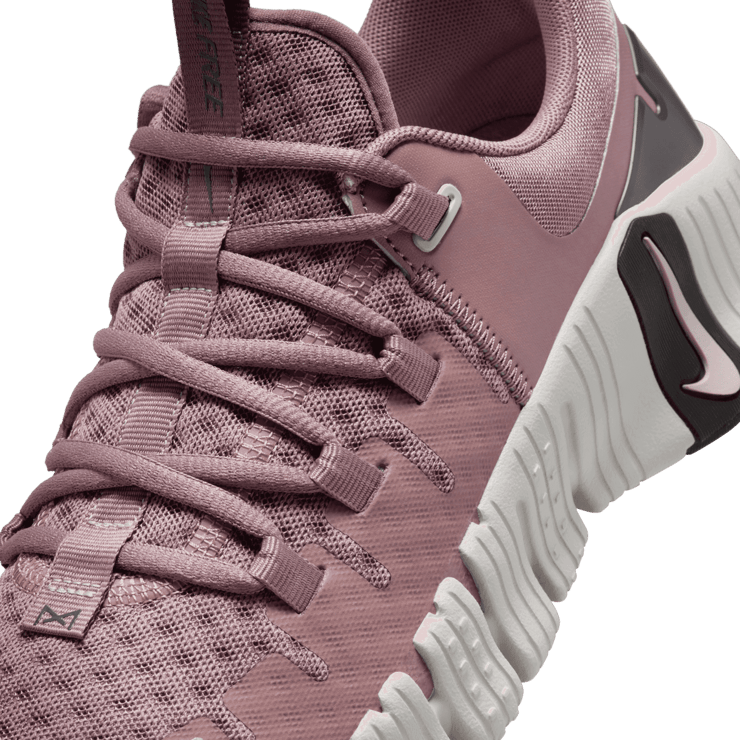 Nike Free Metcon 5 'Smokey Mauve' (W) Angle 5
