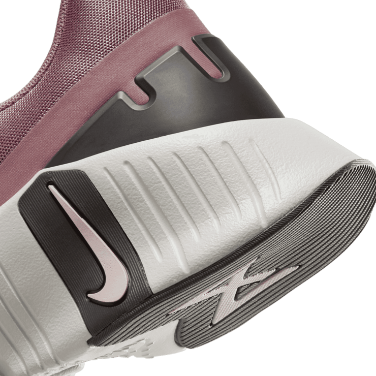 Nike Free Metcon 5 'Smokey Mauve' (W) Angle 6