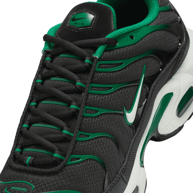 Nike Air Max Plus 'Black Malachite Gum' Angle 4