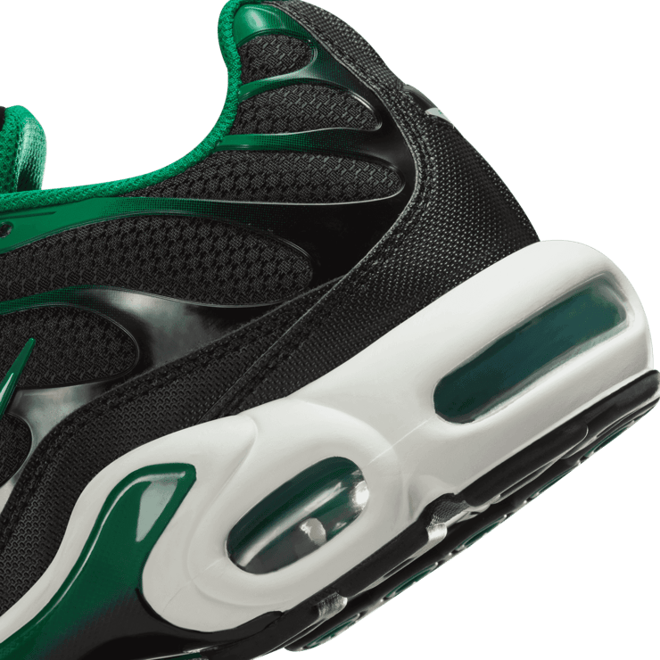 Nike Air Max Plus 'Black Malachite Gum' Angle 5