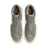 Nike Blazer Mid '77 Premium Angle 1