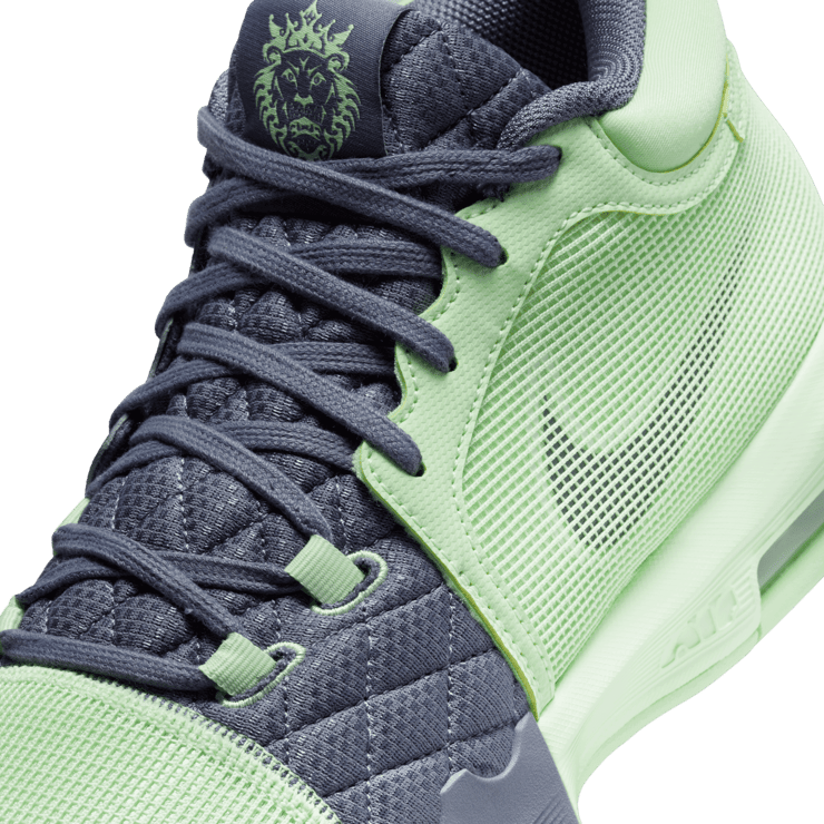 Nike LeBron Witness 8 'Vapor Green' Angle 4