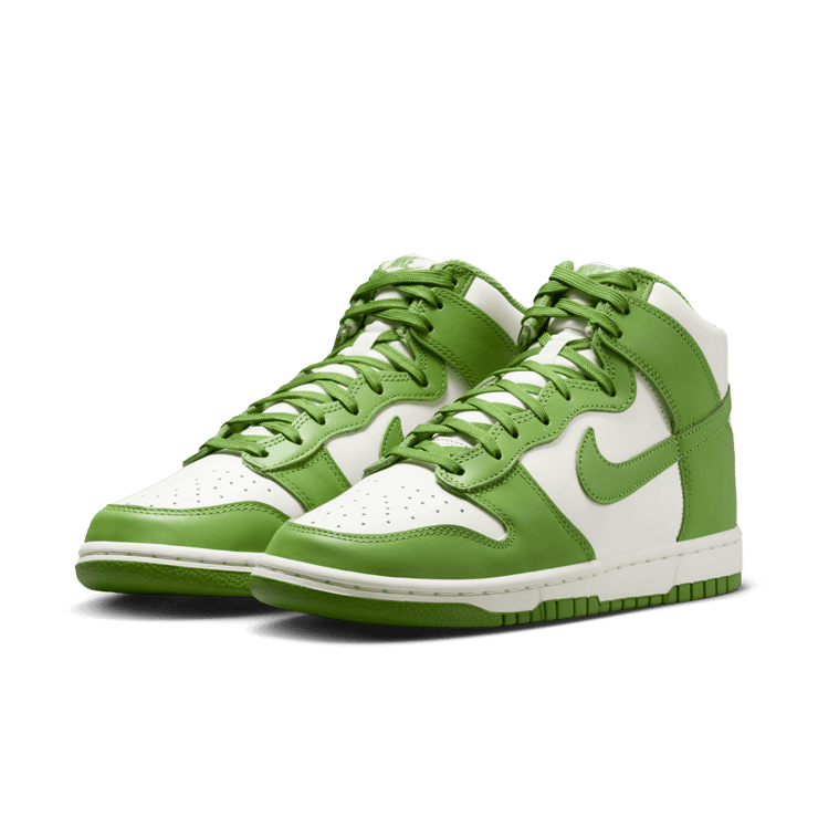 Nike Dunk High 'Chlorophyll' (W) Angle 2