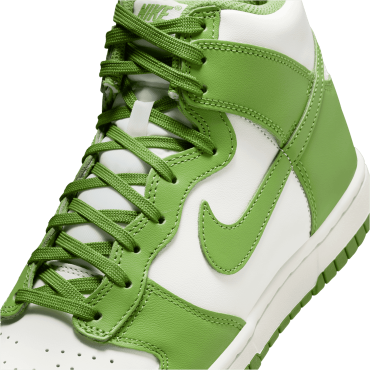 Nike Dunk High 'Chlorophyll' (W) Angle 4