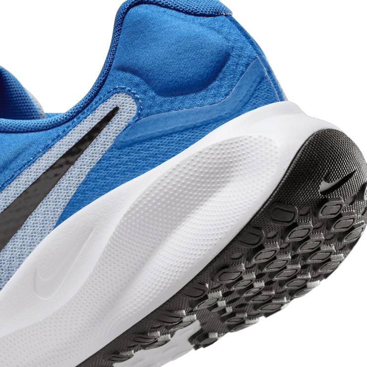 Nike Revolution 7 Road (Extra Wide) Angle 5