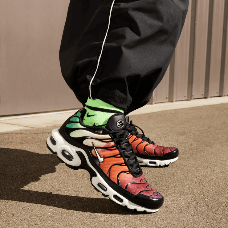 Nike Air Max Plus 'Rainbow' (W) Angle 0