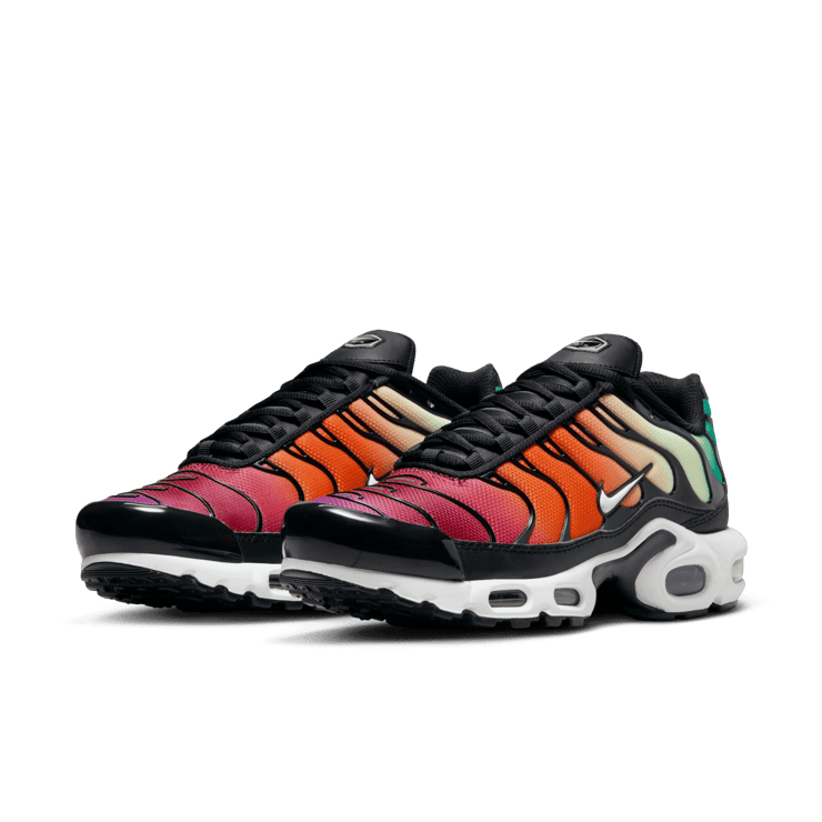 Nike Air Max Plus 'Rainbow' (W) Angle 3