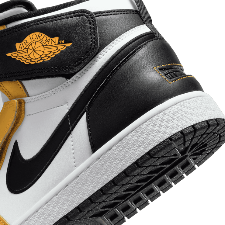 Air Jordan 1 High FlyEase 'Yellow Ochre' Angle 5