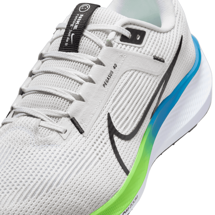 Nike Air Zoom Pegasus 40 Extra Wide 'Platinum Tint Green Strike' Angle 4