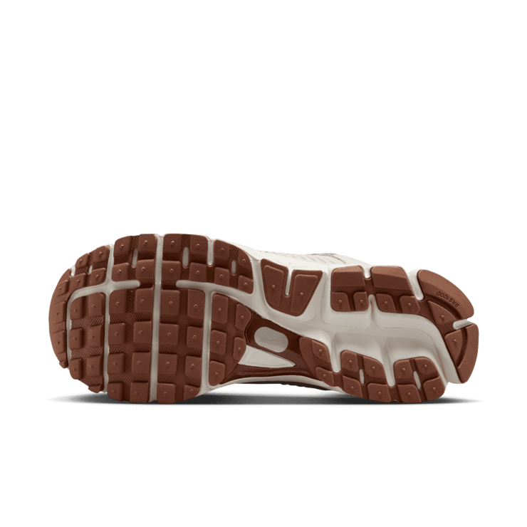 Nike Zoom Vomero 5 Light Orewood Brown (W) Angle 0