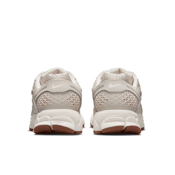 Nike Zoom Vomero 5 Light Orewood Brown (W) Angle 3