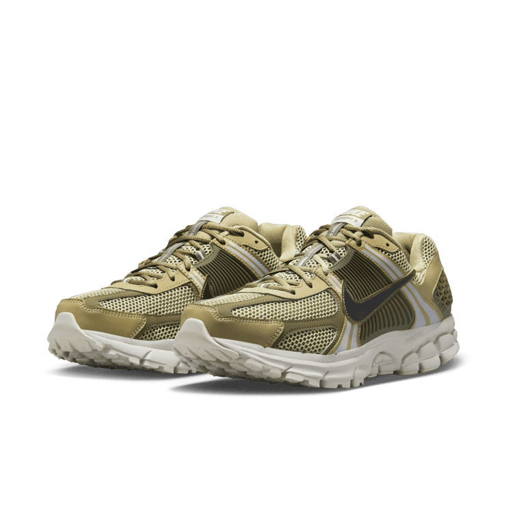 Nike Zoom Vomero 5 Neutral Olive Angle 2