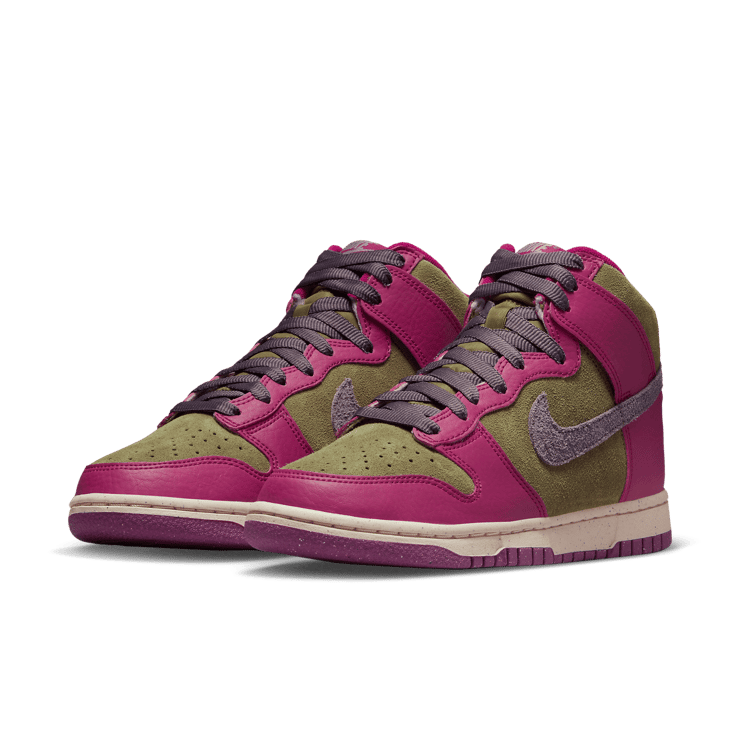 Nike Dunk High Dynamic Berry Angle 2