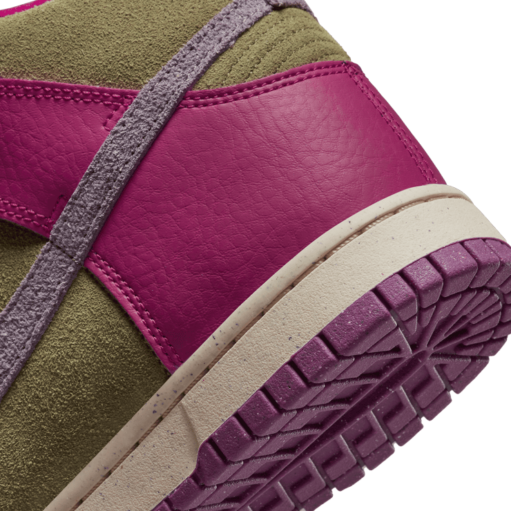 Nike Dunk High Dynamic Berry Angle 5