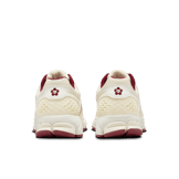 Nike Zoom Vomero 5 Valentine's Day (W) Angle 4