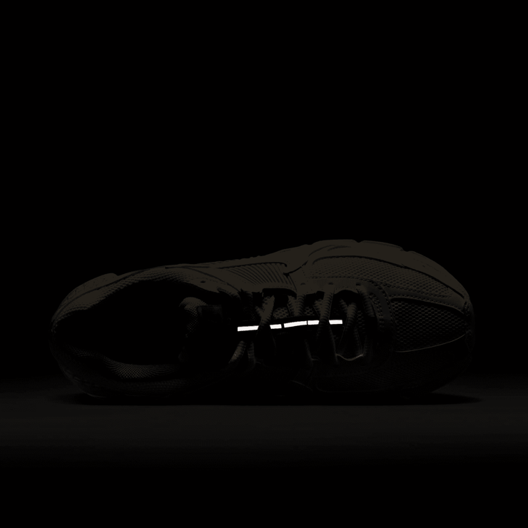 Nike Zoom Vomero 5 Valentine's Day (W) Angle 7