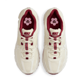 Nike Zoom Vomero 5 Valentine's Day (W) Angle 2