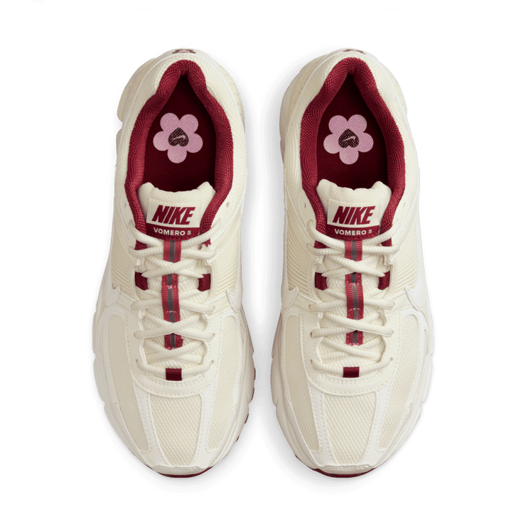 Nike Zoom Vomero 5 Valentine's Day (W) Angle 2