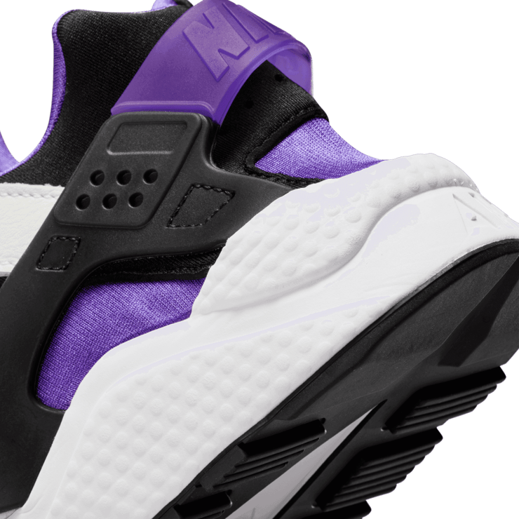 Nike Air Huarache Hyper Grape Angle 5