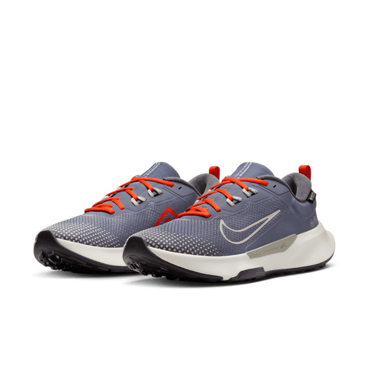 Nike Juniper Trail 2 GORE-TEX 'Light Carbon Dark Cosmic Clay' Angle 2
