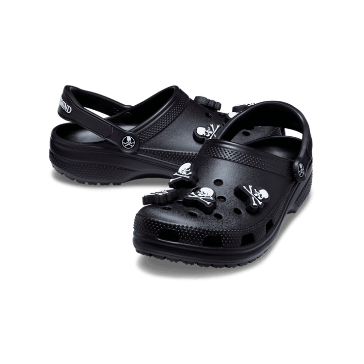Crocs Classic Clog Mastermind Black Angle 0