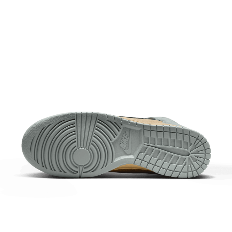 Nike Dunk High SE Hemp Hoops Angle 0