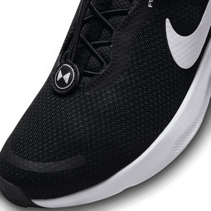 Nike Revolution 7 EasyOn 'Black White' Angle 5
