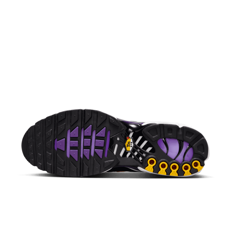 Nike Air Max Plus OG Voltage Purple Angle 0
