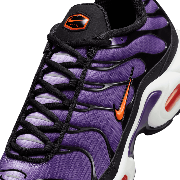 Nike Air Max Plus OG Voltage Purple Angle 4
