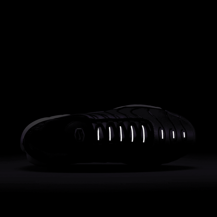 Nike Air Max Plus OG Voltage Purple Angle 6