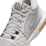 Nike LeBron Witness 8 Basketball Angle 4