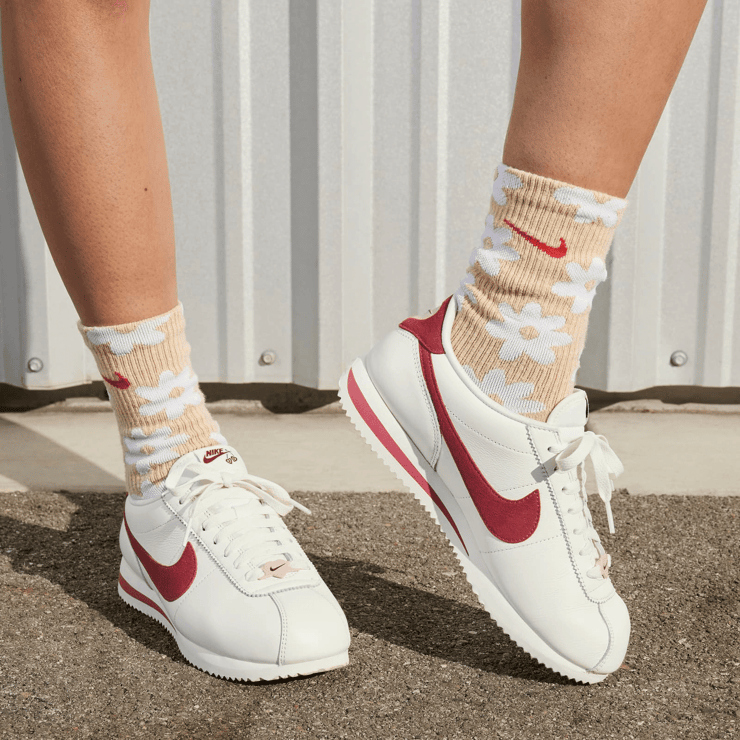 Nike Cortez SE Valentine’s Day (W) Angle 0