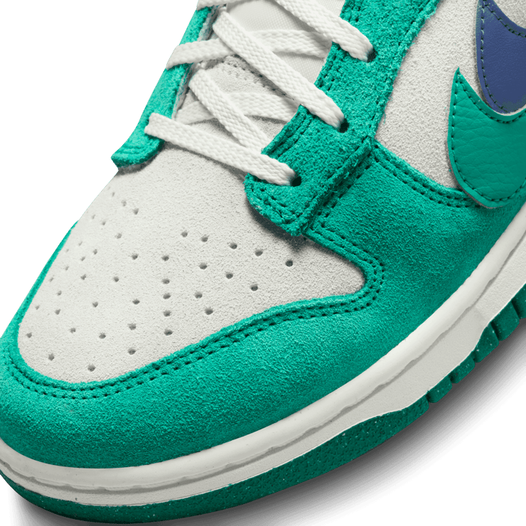 Nike Dunk Low 85 Green (W) Angle 4