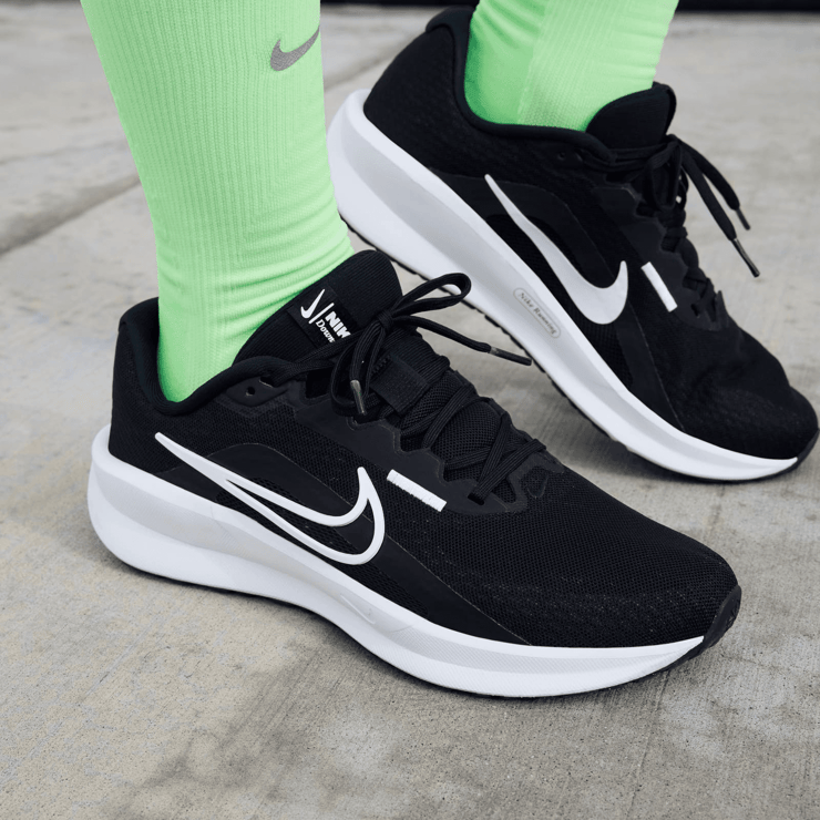 Nike Downshifter 13 Road Angle 0
