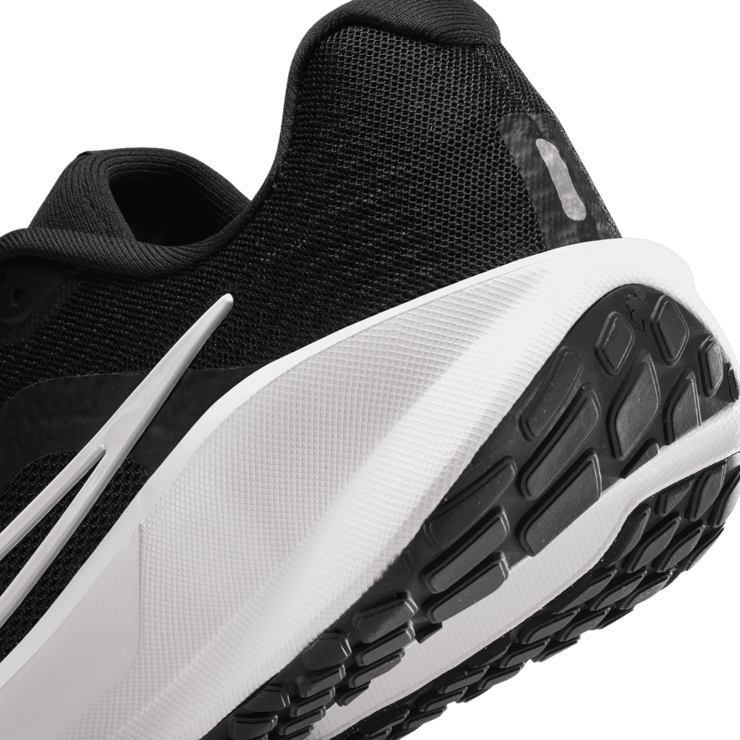 Nike Downshifter 13 Road Angle 6