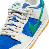 Nike SB Dunk Low Malachite Hyper Royal Angle 4