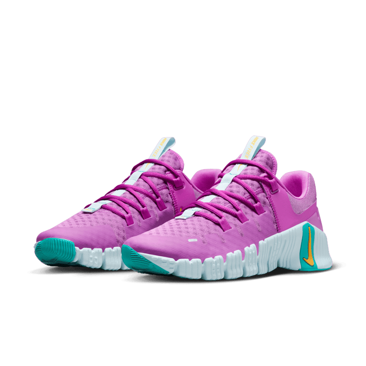 Nike Free Metcon 5 'Hyper Violet' (W) Angle 3
