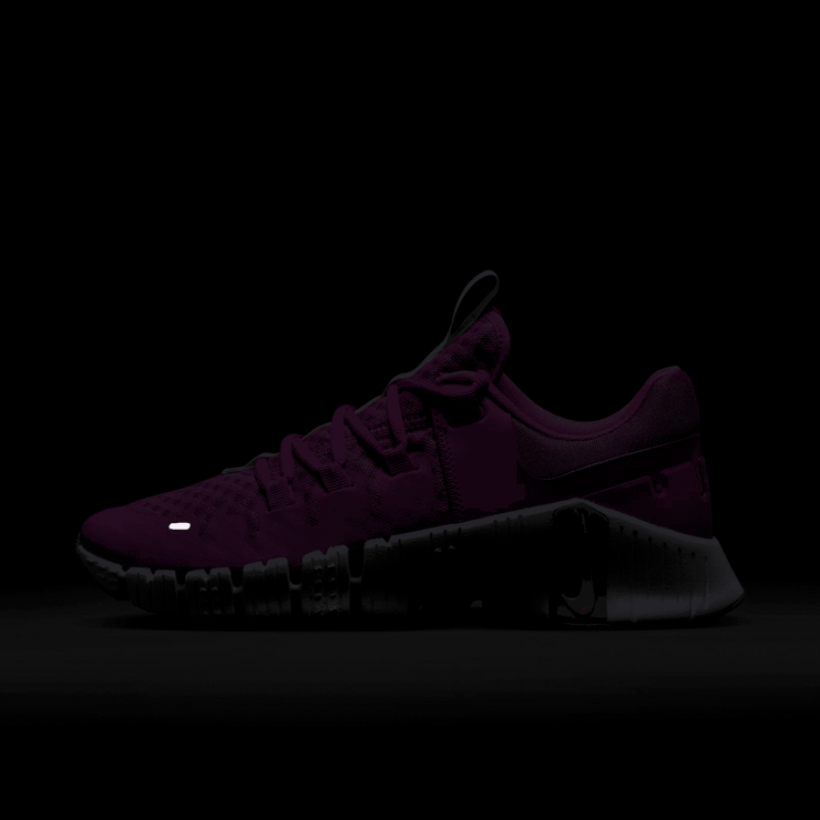Nike Free Metcon 5 'Hyper Violet' (W) Angle 8