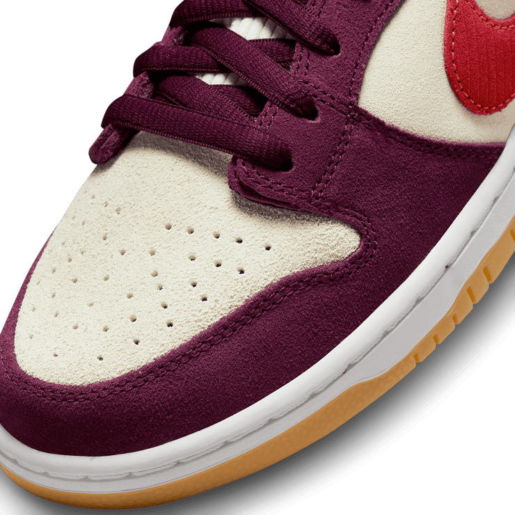 Nike SB Dunk Low Skate Like A Girl Angle 4