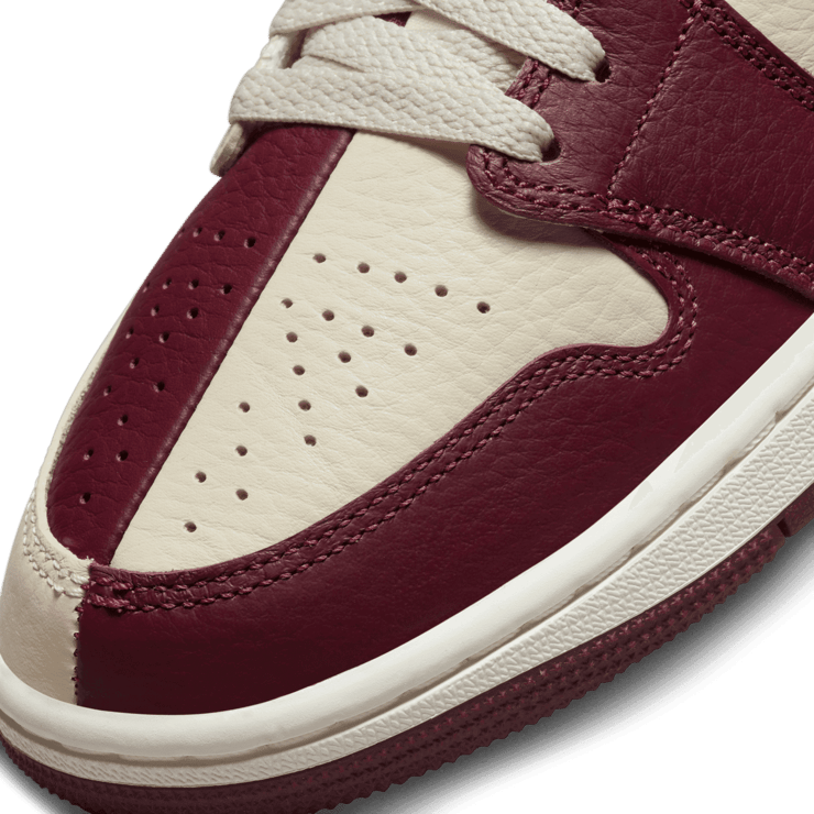 Jordan 1 Mid SE Split Beach Cherrywood (W) Angle 4