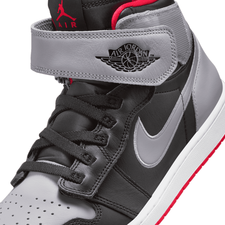 Air Jordan 1 Hi FlyEase Angle 4