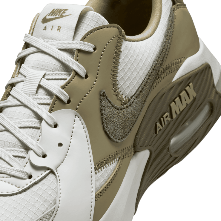Nike Air Max Excee Angle 4