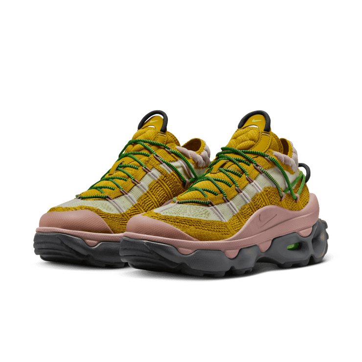 Nike Air Max Flyknit Venture Bronzine (W) Angle 2