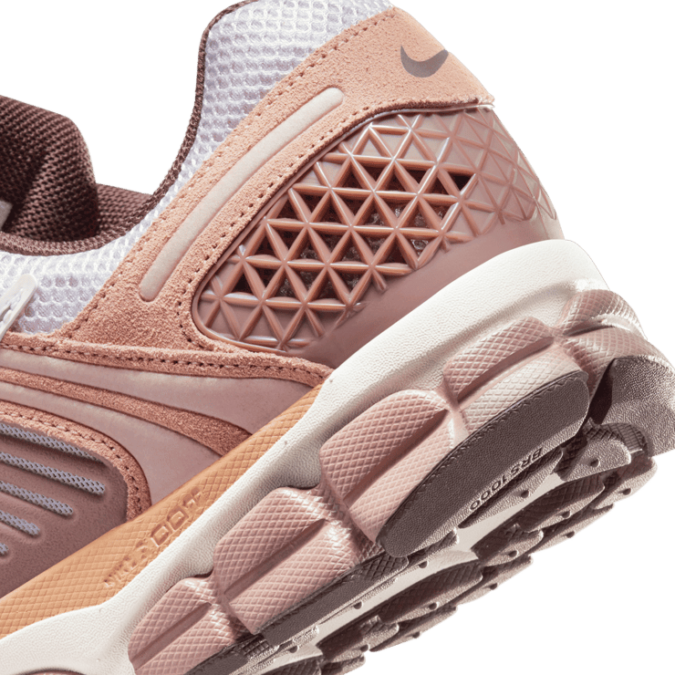 Nike Zoom Vomero 5 Dusted Clay Angle 5