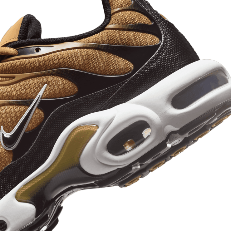 Nike Air Max Plus Golden Harvest Black Angle 5